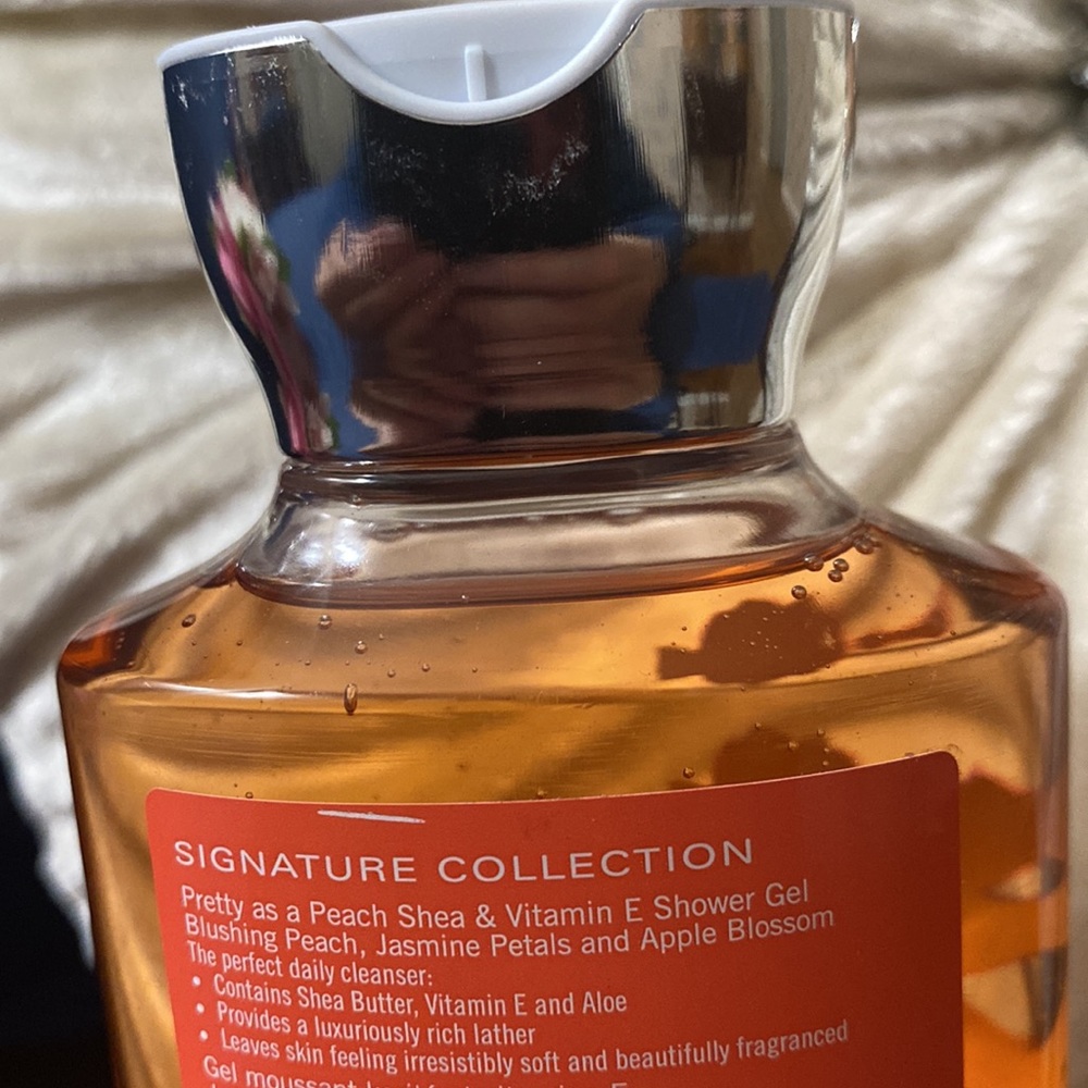 BATH & BODY WORKS SET. . . PRETTY AS A PEACH SCENT - Picture 6 of 6